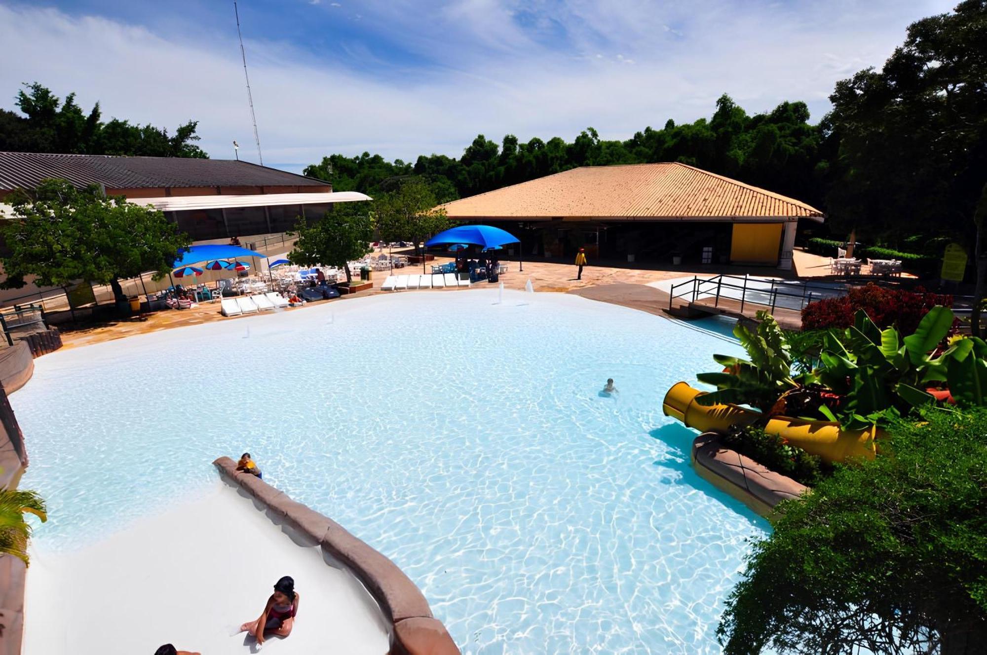 Spazio Diroma Com Acesso Ao Acqua Parque Caldas Novas Bagian luar foto